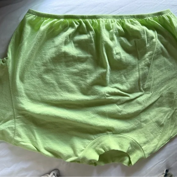 ALO Yoga Light Green Crop tee - Picture 4 of 5